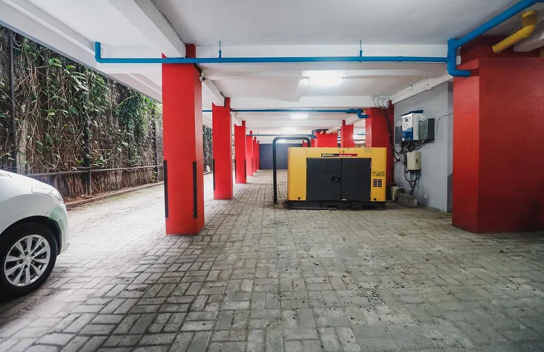 Reddoorz Plus Near Rs Fatmawati 2-1