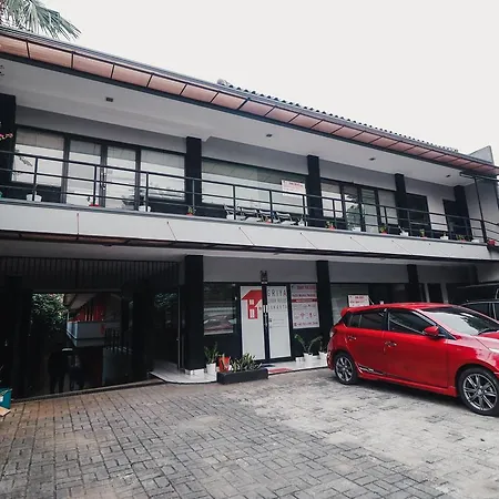 Reddoorz Plus Near Rs Fatmawati 2-3